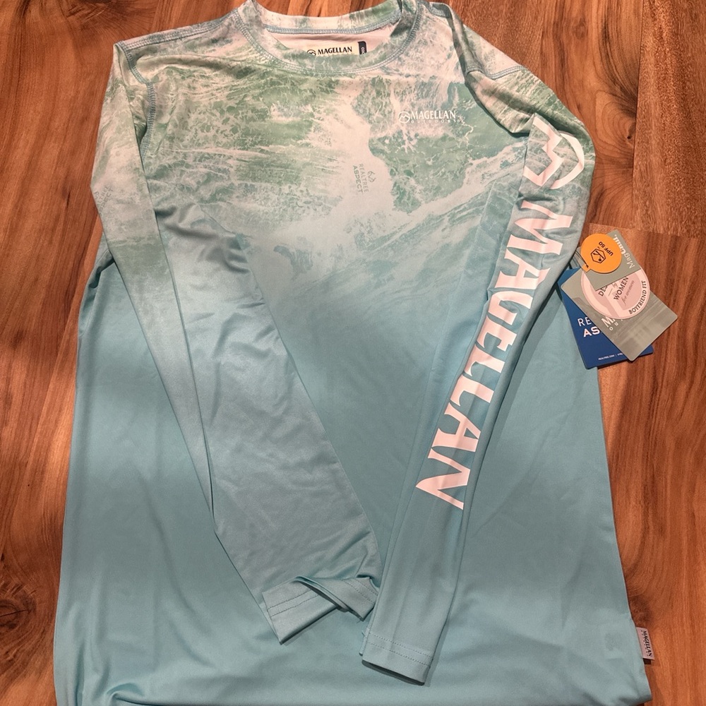 Magellan Outdoors Light Blue Long Sleeve Tee Fishing shirt